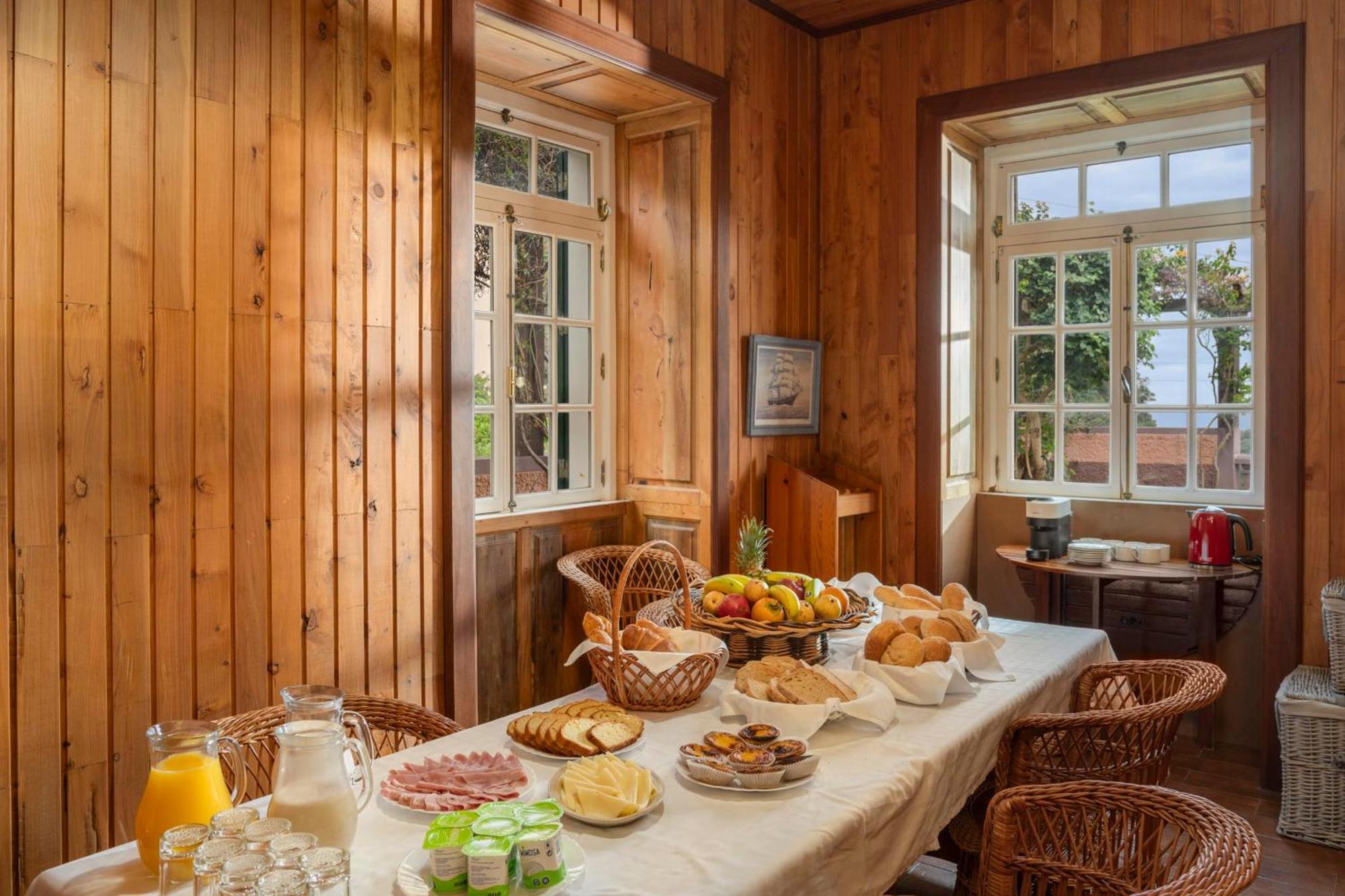 Jogo da Bola Casa Da Faja Alta - With Breakfast Included, By An Island Apart المظهر الخارجي الصورة